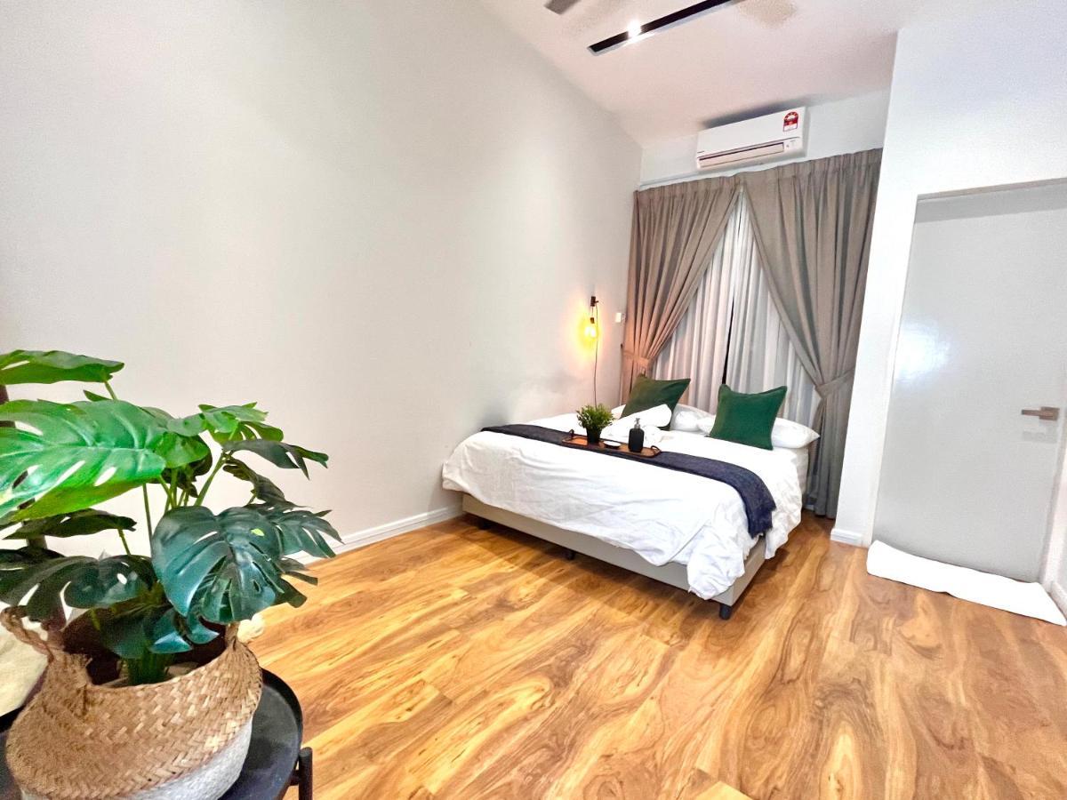 Luxury 2-Storey Terrace House Near Ioi City Mall Putrajaya Exterior photo